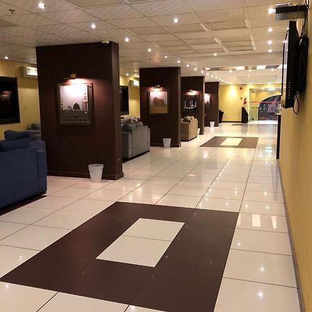 Al Meknan Furnished Units Aparthotel Medina Luaran gambar